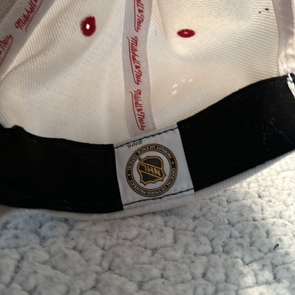 Original 6 Hockey Mitchell and Ness Dad Hat Toronto Maple Leafs, Boston Bruins - Picture 5 of 6